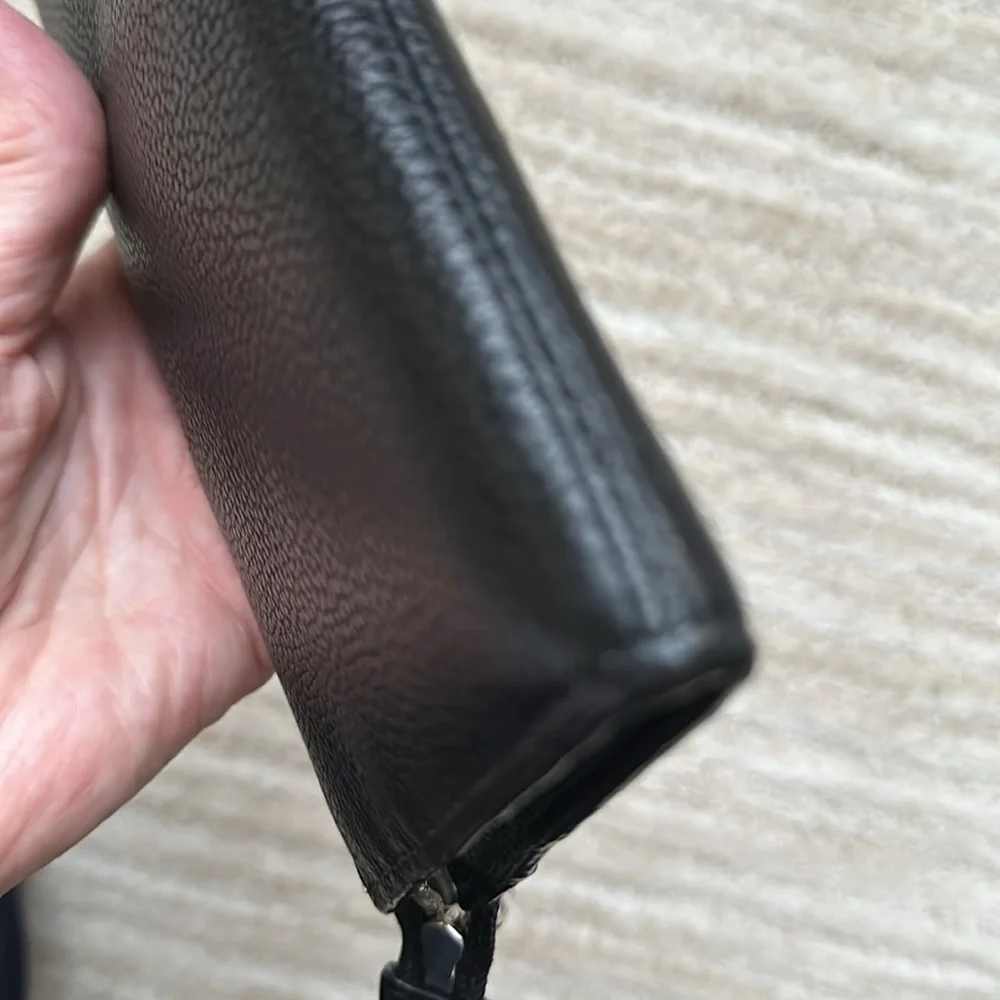 COACH Penelope Zippy Wristlet Pebbled Leather Twist Lock Black Silver Zip Wallet
